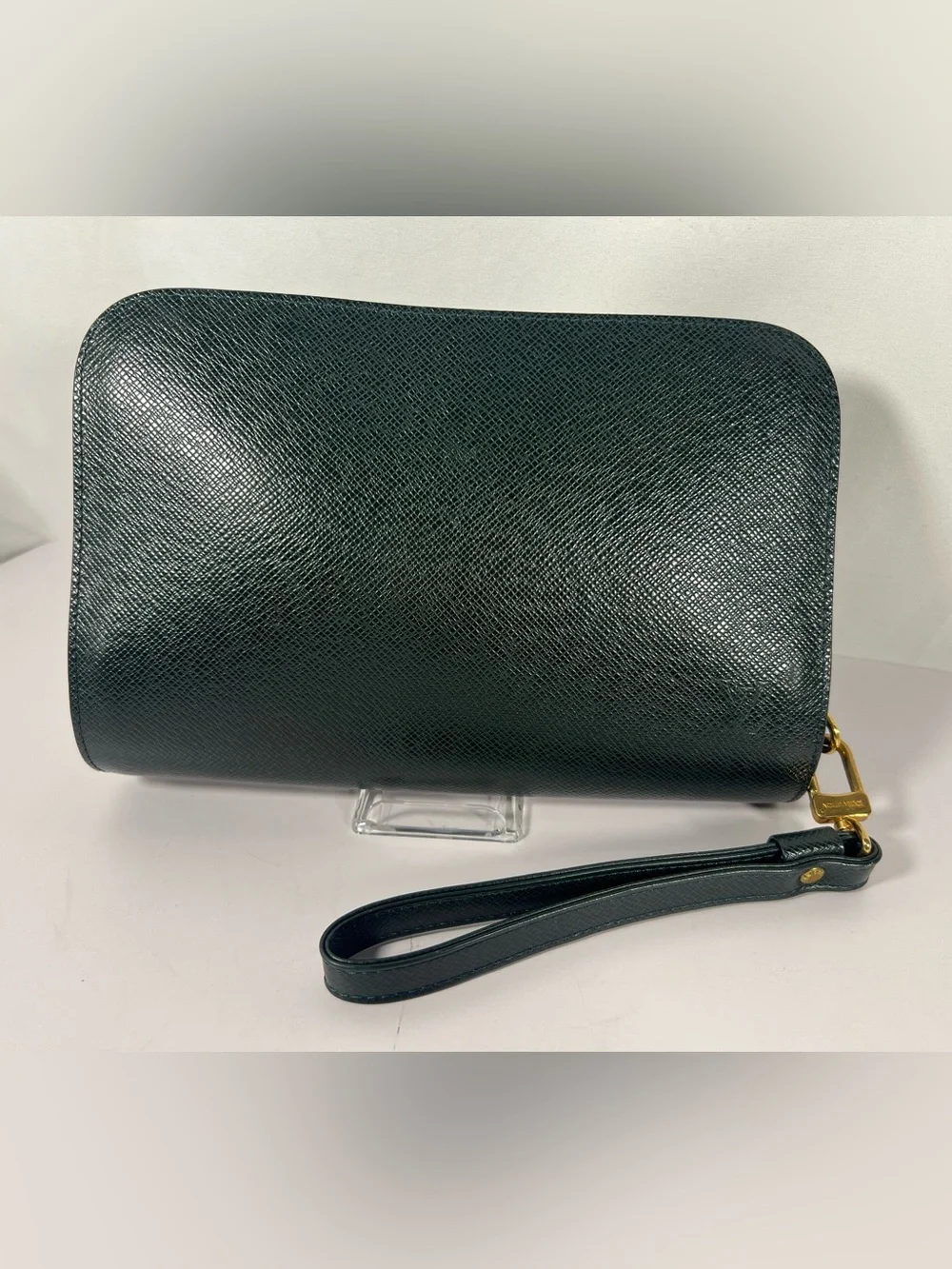 7101: Louis Vuitton Taiga Baikal Wristlet Clutch Pouch Green